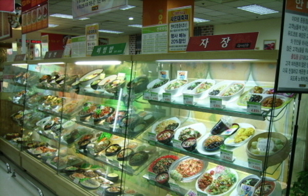 [이슈와 테마]국민 과반 올해 소비 늘릴 것… 소득수준별 방향은 엇갈려