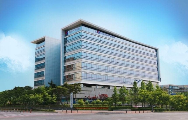 [이슈와 테마]중소기업 78.4 “외국인 인력 채용 의향 있다”… 구인난 해소 기대