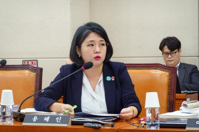 국회 행정안전위원회 소속 용혜인 기본소득당 국회의원은 경찰청 마약사범 검거 현황을 분석한 결과에 대해 “한국은 이미 2015년에 마약지수가 20을 넘을 정도로 마약 통제가 어려운 사회가 됐고 최근에는 재배 및 판매 사범마저 급증했다”고 지적했다. (사진=용혜인 국회의원실)