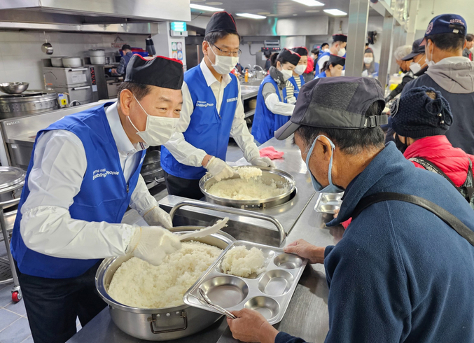 삼성그룹은 전 관계사 임직원들의 '일상 속 나눔'을 확산하고자 2주간 진행한 사회공헌 활동 '나눔위크'에 11만명 가까운 그룹 임직원이 참여했다.(사진=삼성그룹)
